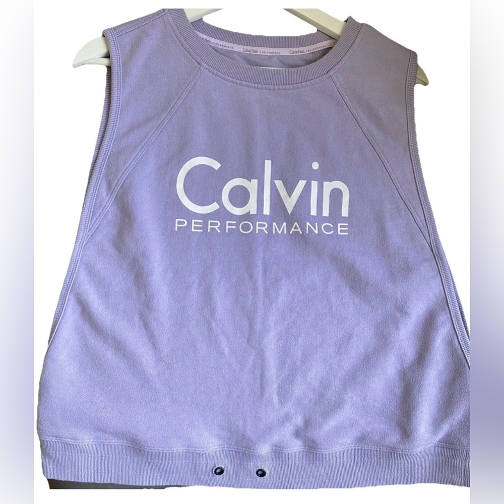 Calvin Klein women’s Light Lavender Crewneck Sweatshirt Size M ( small defect)